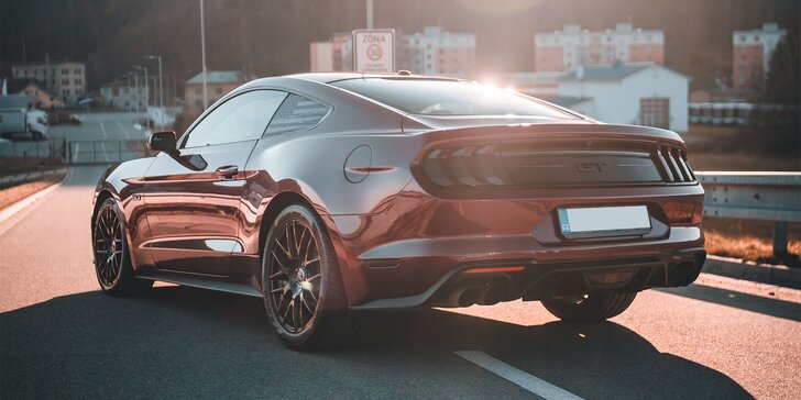 Osedlejte si nadupaný Ford Mustang GT: 30–60 min. jako řidič či spolujezdec