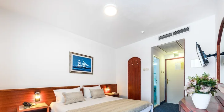 Hotel Komodor*** v Dubrovníku: polopenze, bazén a lokalita hned u pláže