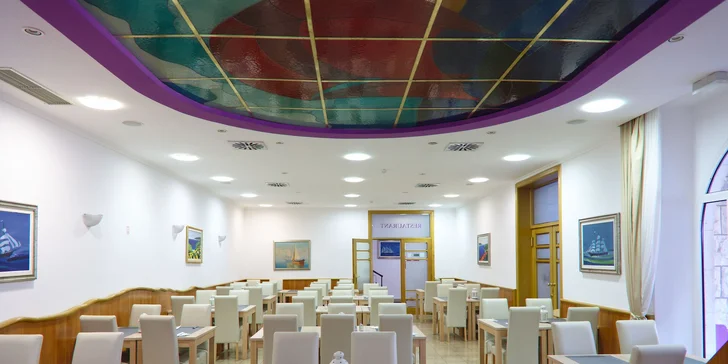 Hotel Komodor*** v Dubrovníku: polopenze, bazén a lokalita hned u pláže