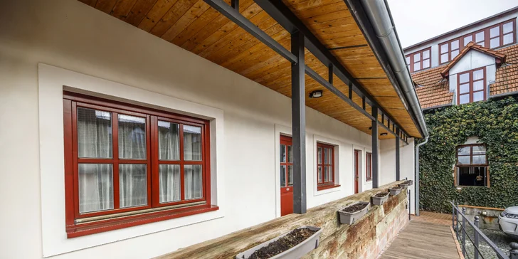 Pobyt ve Dvoře Hoffmeister 15 minut od Prahy: romantická atmosféra a vyhlášená restaurace