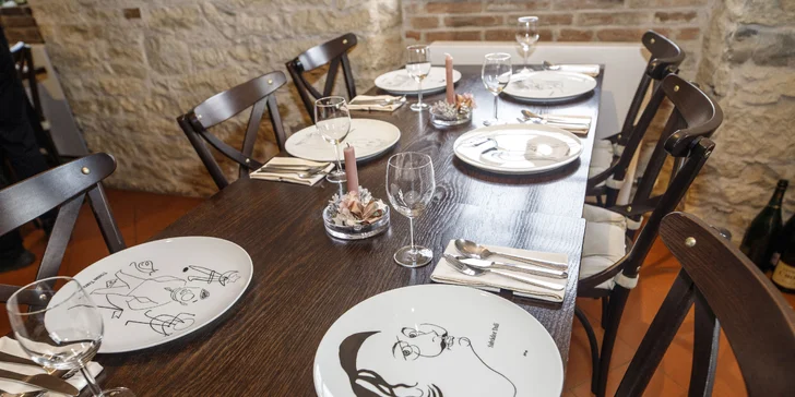 Pobyt ve Dvoře Hoffmeister 15 minut od Prahy: romantická atmosféra a vyhlášená restaurace