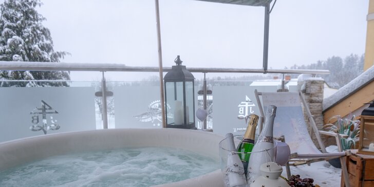 Venkovní relaxace pro zimní čas: 2 hodiny ve vyhřáté wellness zóně na střeše hotelu pro 2 osoby