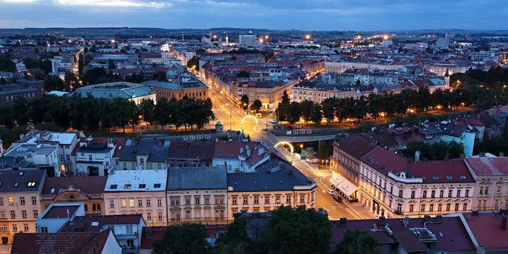 Pobyt v centru Hradce Králové: historický hotel se snídaní pro jednoho i rodinu