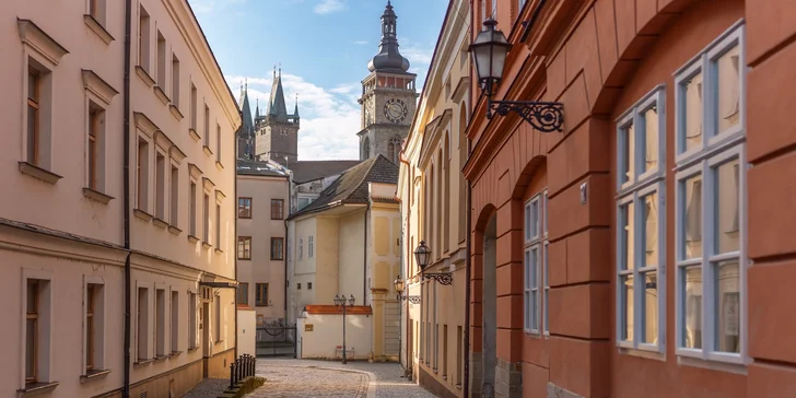 Pobyt v centru Hradce Králové: historický hotel se snídaní pro jednoho i rodinu