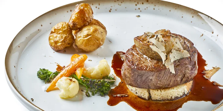 Zážitkové 4chodové menu na zámku: romantické prostředí, italský šéfkuchař a sezónní jídla
