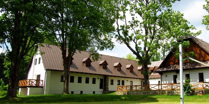 Pohoda v rodinném hotelu na Vysočině: snídaně či polopenze a sauny