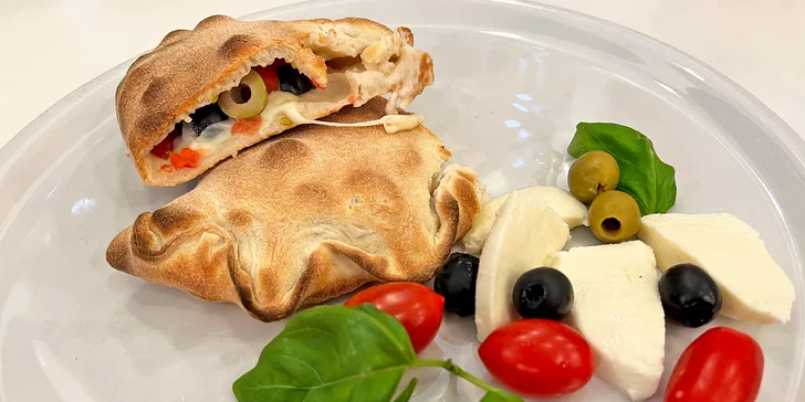 Italské mini calzone s sebou: s mozzarellou, žampiony, tuňákem, šunkou i boloňskou omáčkou