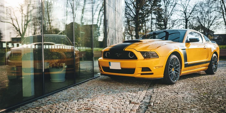 Řidičem či spolujezdcem Fordu Mustang BOSS na 30–60 minut