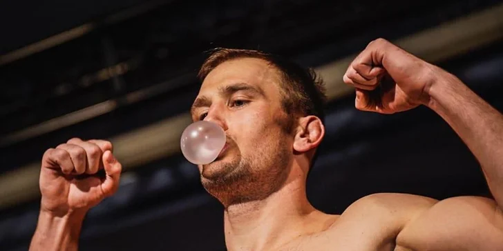 Privátní trénink s bývalým zápasníkem UFC Viktorem Peštou pro jednoho i dva bijce