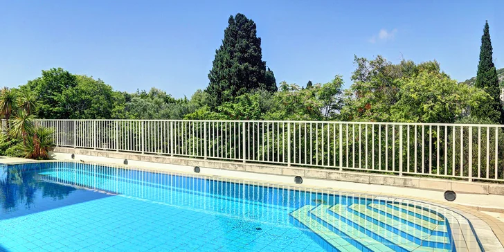 Hotel Komodor*** v Dubrovníku: polopenze, bazén a lokalita hned u pláže