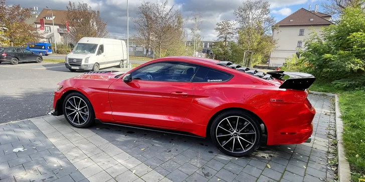 Pronájem Fordu Mustang GT v Shelby paketu na 40 min. nebo až 24 hodin ve všední dny