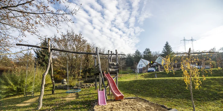 Pobyt v rodinném vinařství s polopenzí, vínem nebo i neomezenou konzumací nápojů