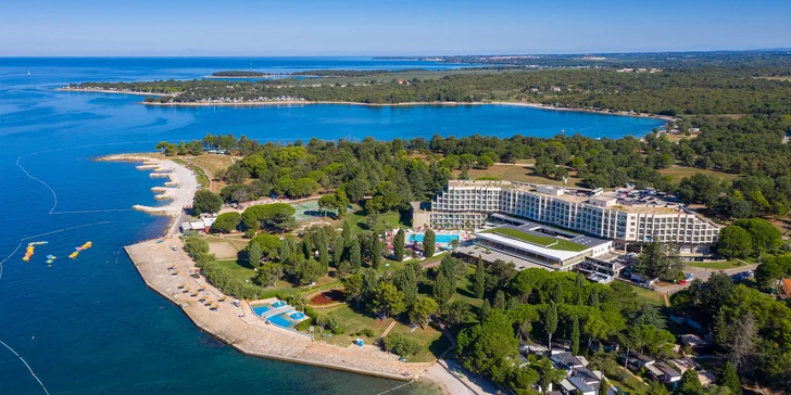 Dovolená v chorvatském letovisku Poreč: polopenze s nápoji, bazény, 100 m na pláž