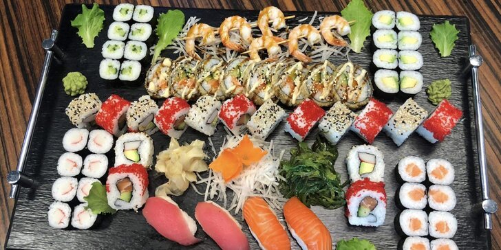 Pestré sushi sety: 24, 40 nebo 63 ks s avokádem, krevetami i lososem
