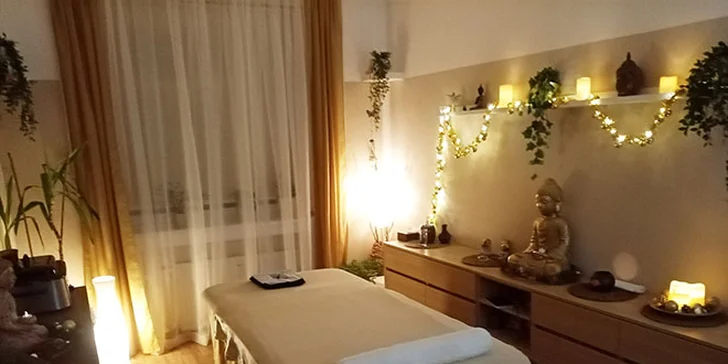 Královská relaxační masáž 4 rukou – 60minutová celotělová masáž vč. obličeje i šálek lahodného nápoje