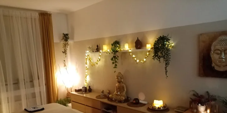 90–120min. relaxační masážní rituál pro tělo i duši vč. aromaterapie květovou vodou