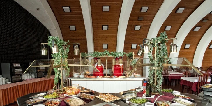 Pohoda kousek od Rijeky: hotel přímo u moře a bufetová polopenze