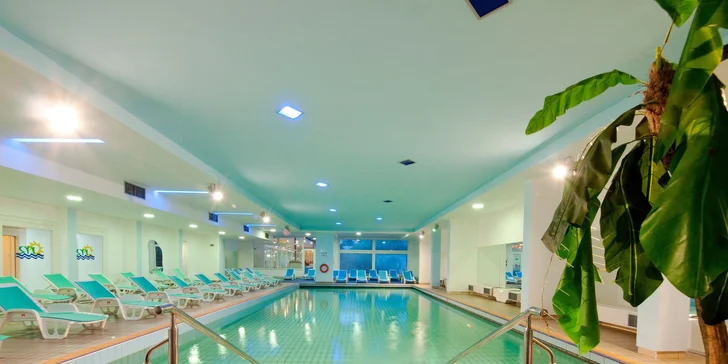 Dovolená v Rabacu na Istrii: 4* hotel u pláže, polopenze či all inclusive, bazénový komplex