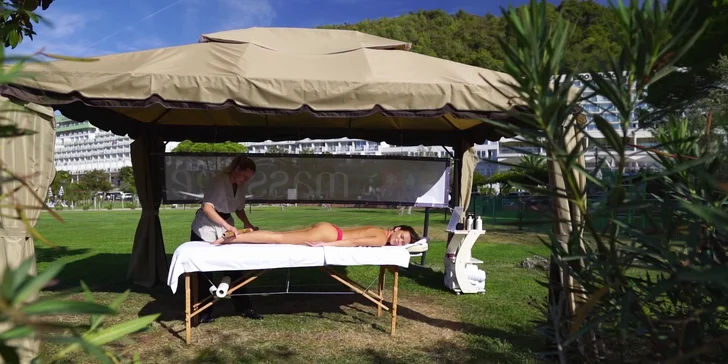 Dovolená v Rabacu na Istrii: 4* hotel u pláže, polopenze či all inclusive, bazénový komplex