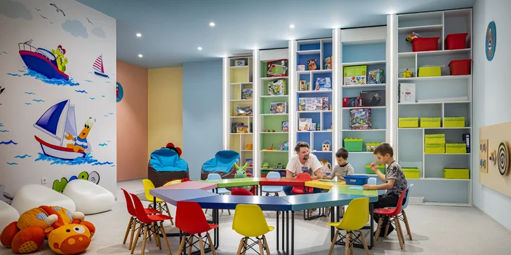 Istrie: 3* apartmány v Poreči kousek od pláže, neomezený wellness i atrakce pro děti