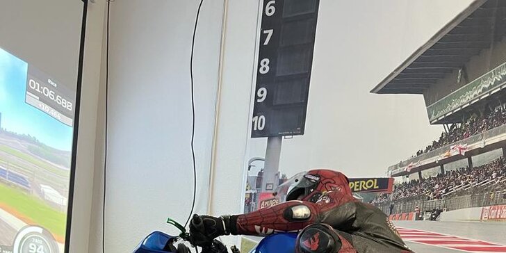 Jízda na oficiálním simulátoru Moto GP: až 70 min. adrenalinu pro 1 osobu