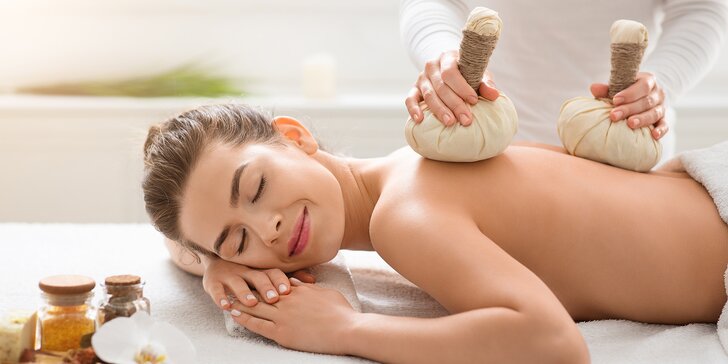 Indická masáž hlavy i masáž celého těla bylinnými měšci v délce až 90 min.
