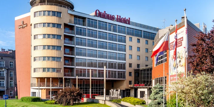 Hotel se kromě perfektní lokality pyšní i wellness zónou s výhledem na čtvrť Stare Miasto.