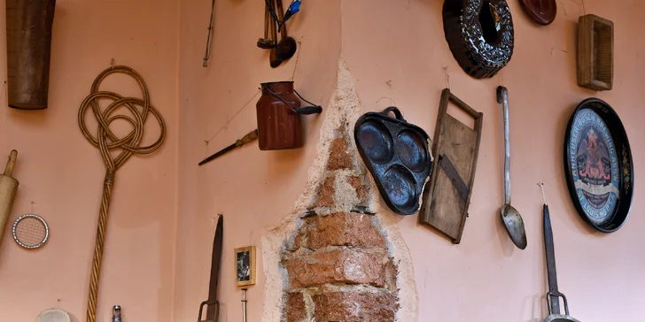 Pečené vepřové koleno nebo žebra a lívance s borůvkami pro 1 či 2 osoby