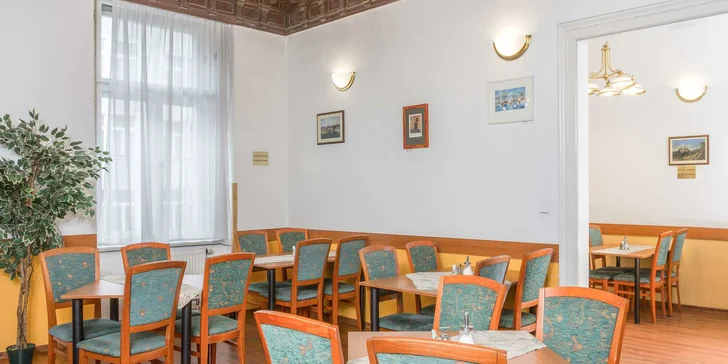 Příjemný hotel v centru Prahy se snídaní: u nám. Republiky, 600 m od Staroměstského nám.