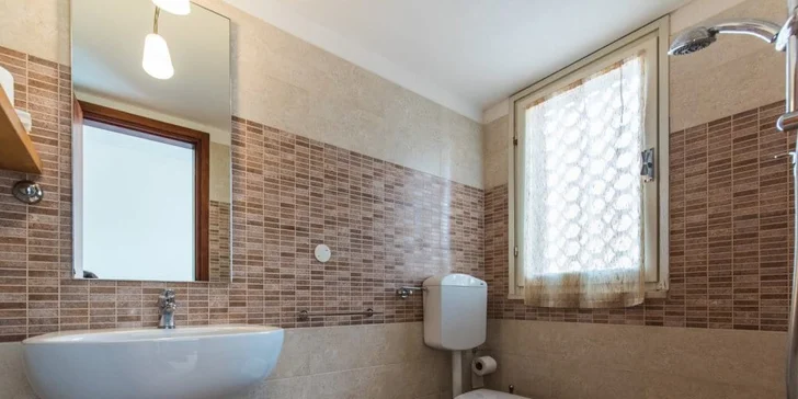 Pobyt u italské Ravenny pro pár i rodinu: hotel u moře, plná penze i bazén v létě