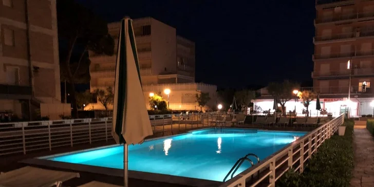 Pobyt u italské Ravenny pro pár i rodinu: hotel u moře, plná penze i bazén v létě