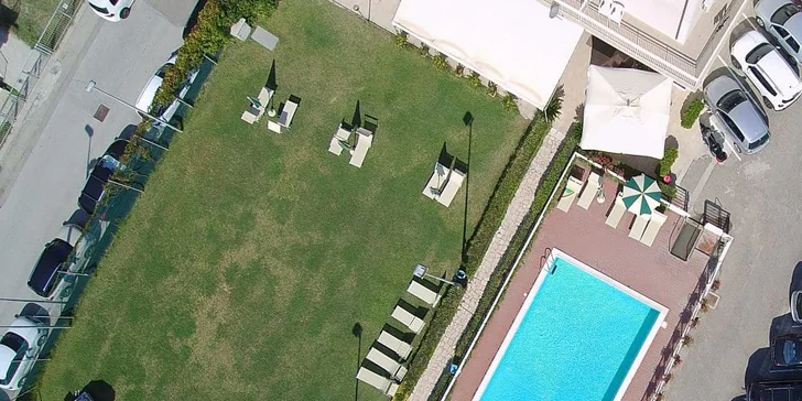 Pobyt u italské Ravenny pro pár i rodinu: hotel u moře, plná penze i bazén v létě