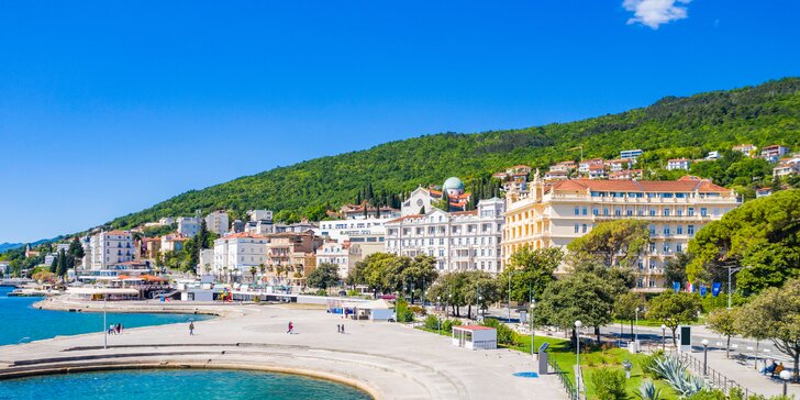 Letní dovolená na Opatijské riviéře: hotel se stravou, pláž, bazén, first minute slevy