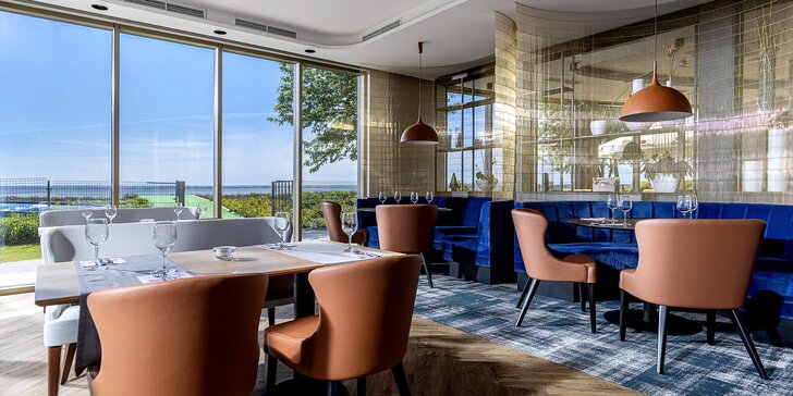 Pobyt se snídaní a neomezeným wellness u Baltu: nový luxusní hotel pár metrů od moře s výhledem na záliv