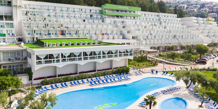 Dovolená v istrijském Rabacu: 4* rodinný hotel u pláže, vnitřní i venkovní bazén, snídaně v ceně
