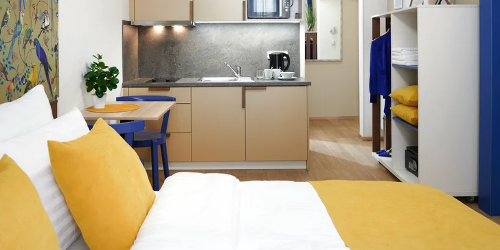 Pohoda v centru Prahy pro pár: moderní studio s vybavenou kuchyňkou