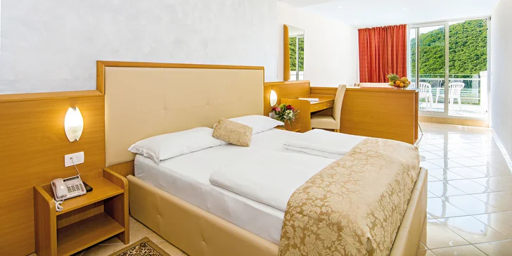 Dovolená v istrijském Rabacu: 4* rodinný hotel u pláže, vnitřní i venkovní bazén, snídaně v ceně