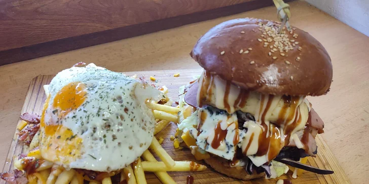 Burger dle výběru z 11 druhů, hranolky a dip pro 1 i 2 osoby, možnost rozvozu po Šumperku