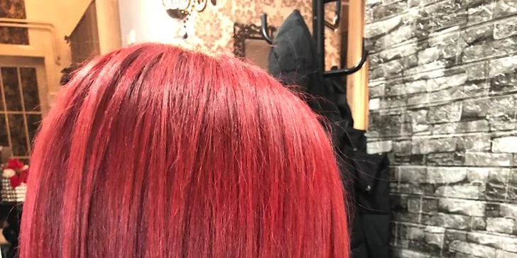 Dámský střih včetně stylingu pro krátké i dlouhé vlasy v salonu Golden Beauty