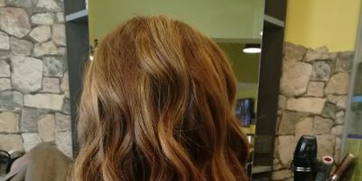 Dámský střih včetně stylingu pro krátké i dlouhé vlasy v salonu Golden Beauty