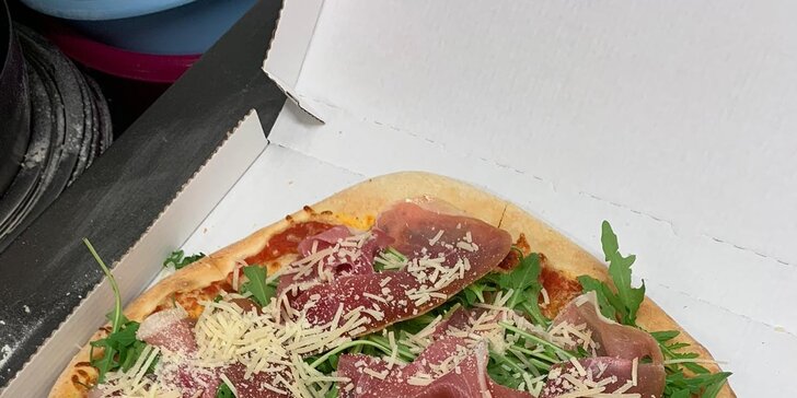 Dvě pizzy dle vlastního výběru z 10 druhů: mexicana, quattro formaggi i prosciutto crudo el rucolla