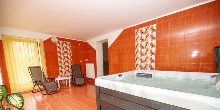 90 min. relaxu v privátním wellness pro 2 osoby: finská sauna a vířivka