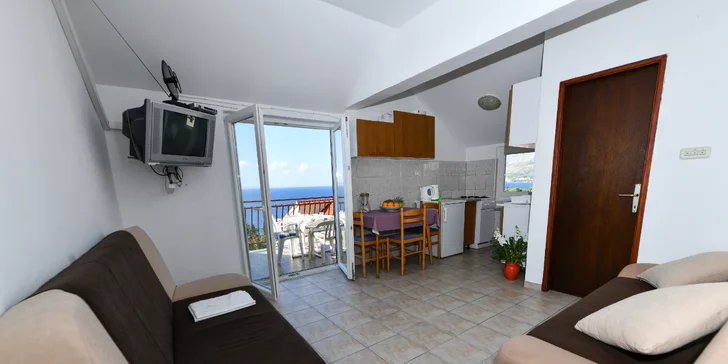 Omišská riviéra na 7 nocí: apartmány jen 100 m od pláže s kapacitou až 6 osob