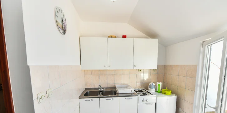 Omišská riviéra na 7 nocí: apartmány jen 100 m od pláže s kapacitou až 6 osob