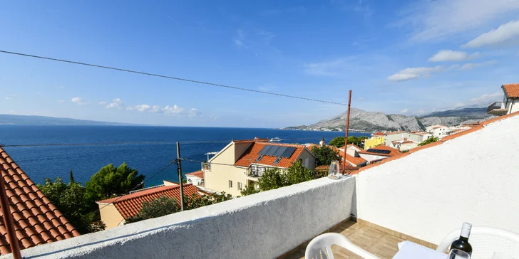 Omišská riviéra na 7 nocí: apartmány jen 100 m od pláže s kapacitou až 6 osob