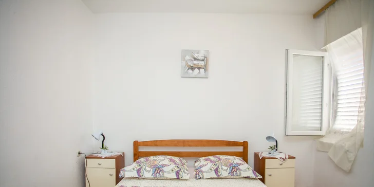 Omišská riviéra na 7 nocí: apartmány jen 100 m od pláže s kapacitou až 6 osob