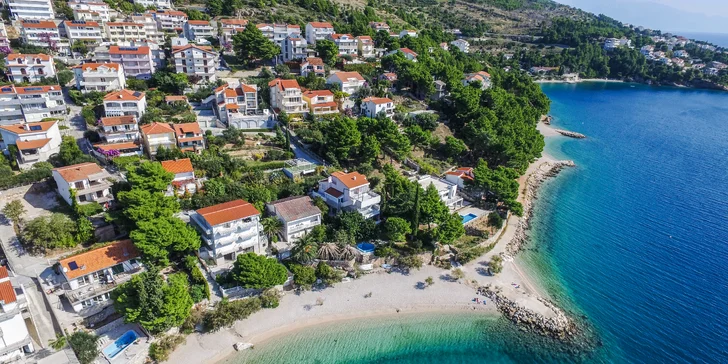 Omišská riviéra na 7 nocí: apartmány jen 100 m od pláže s kapacitou až 6 osob
