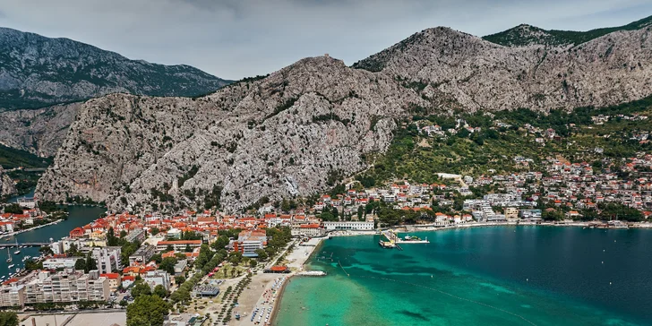 Omišská riviéra na 7 nocí: apartmány jen 100 m od pláže s kapacitou až 6 osob