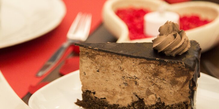 Valentýnské menu pro dva: caprese špízky, steak z panenky i čokoládový dortík