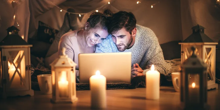 Spolu ke hvězdám: pikantní online partnerská hra